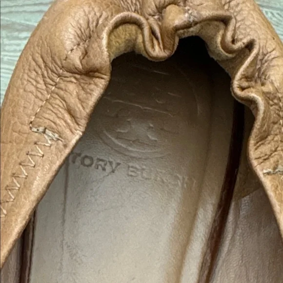 Tory Burch Reva Tumbled Royal Tan Logo Ballet Flats Size 8.5 - Picture 5 of 6